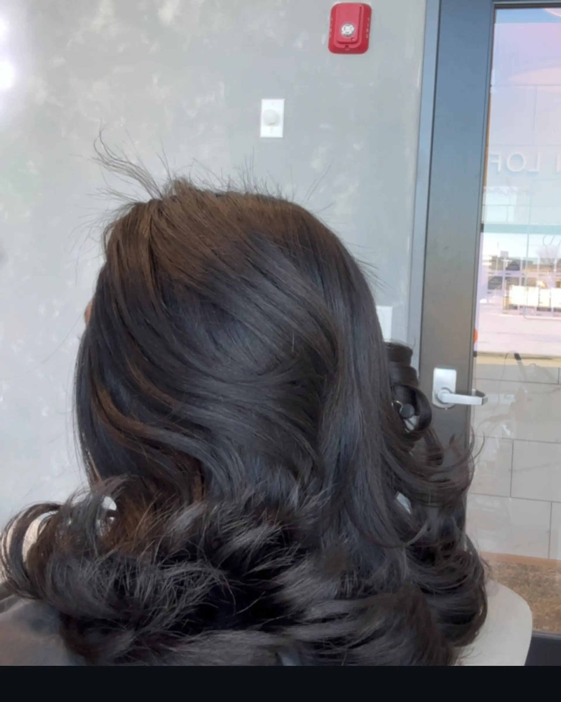 Voluminous layered waves with a soft, touchable finish. 1
