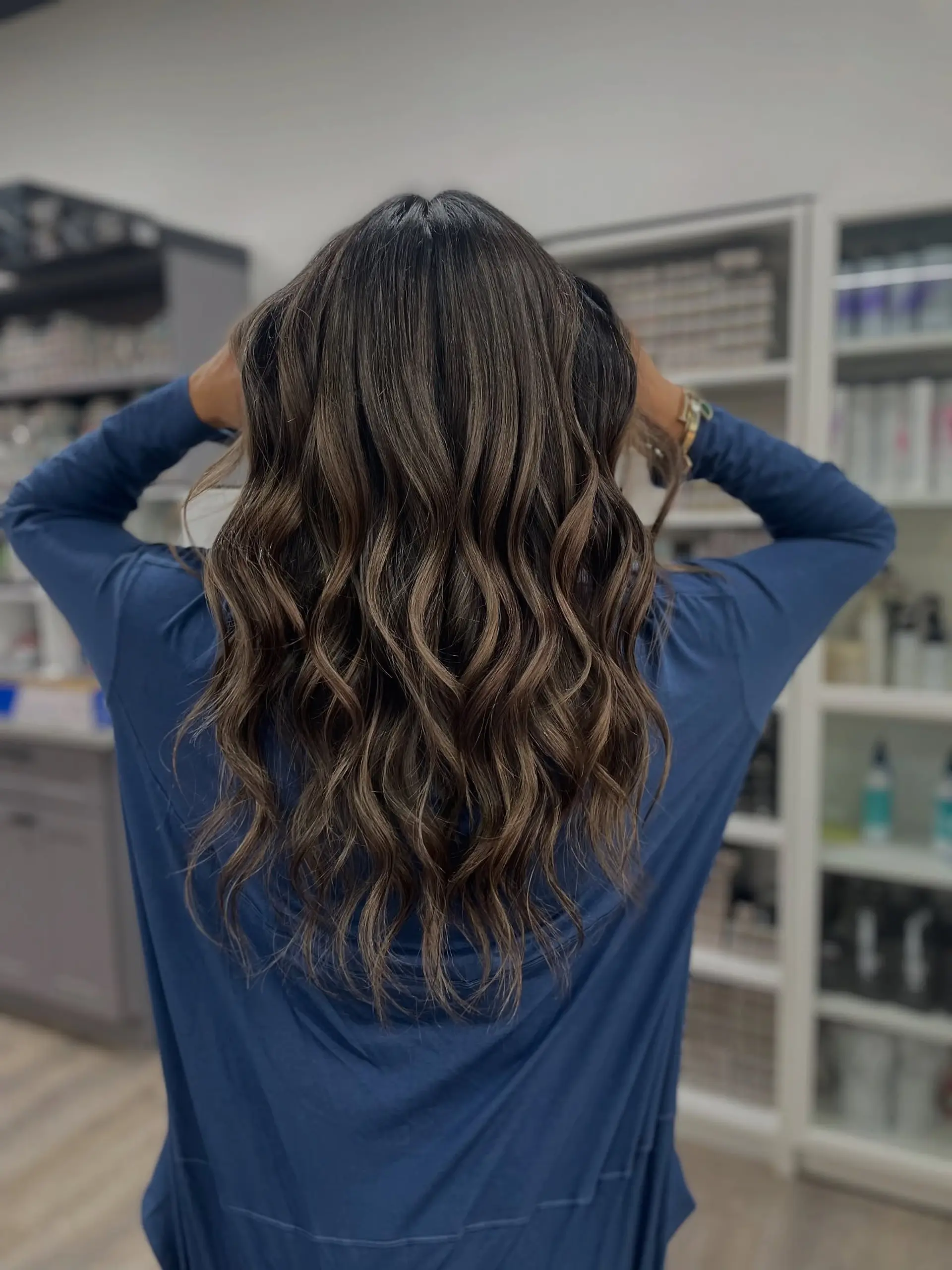 Long, layered wavy bronde balayage 1