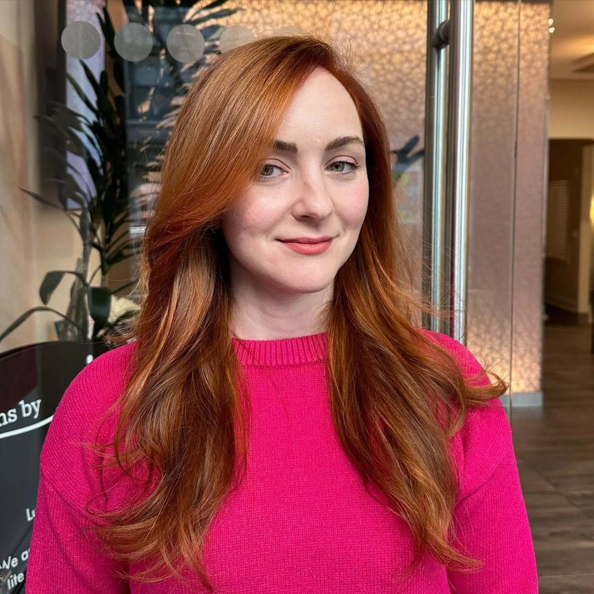 Long, wavy copper-red hair with side-swept bangs and subtle layers.

Color by @simabeautynyc
Cut and style by @juliamannino_hair
 1