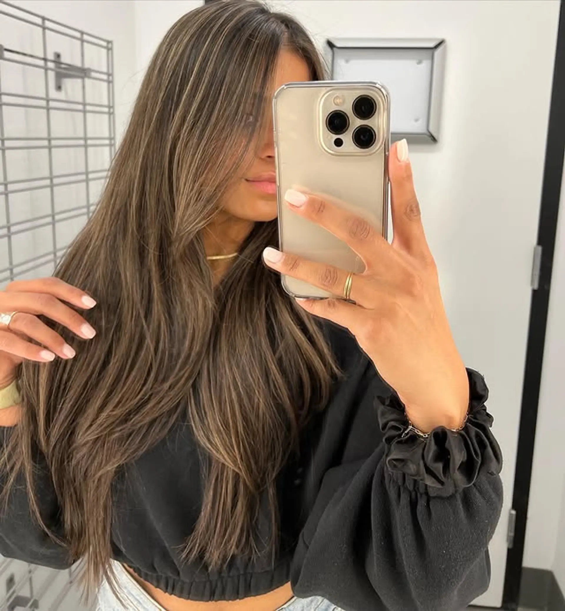 A layered long hairstyle with a bronde balayage. 1