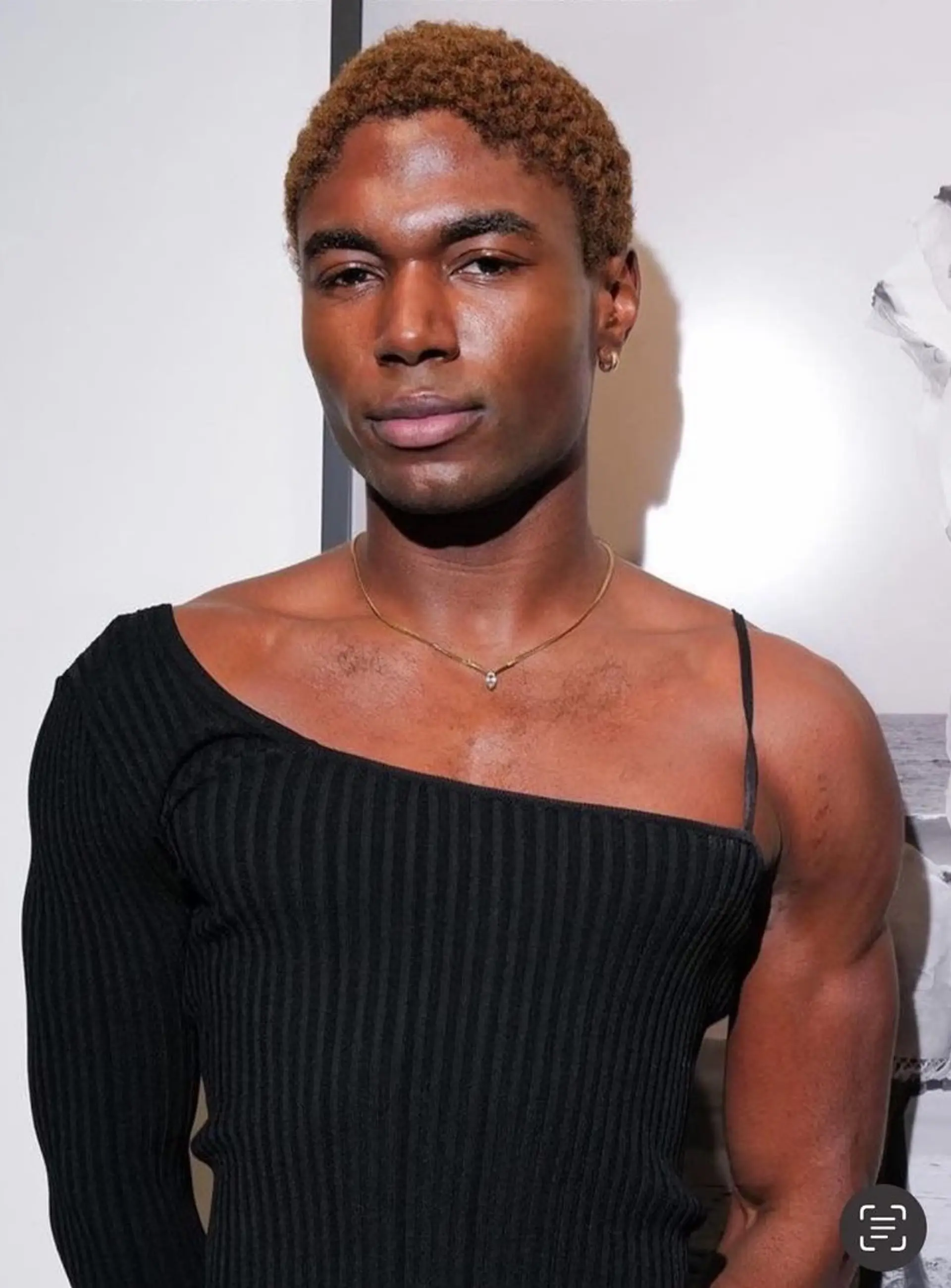 Short, close-cropped length with natural curly texture, defined curls, and a vibrant golden brown color with amber undertones. Tapered sides enhance the sharpness of the cut. Yes honey🔥 1