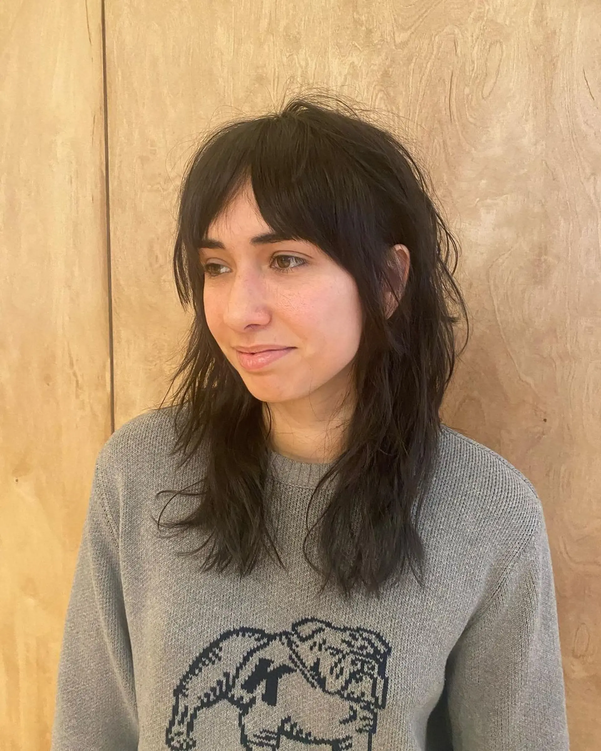 Is it a wolf? A butterfly? An Octopus? Or maybe it’s a flamingo? A modern twist on the effortless shaggy lob? We’re thinking…… SWAN🦢

Whatever you want to call it, we like it😉

✂️ @jaimelynncapili 1