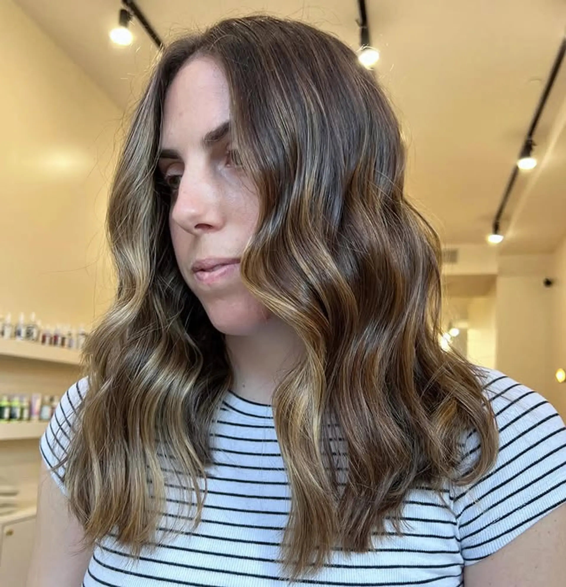 Bronde balayage on wavy, medium-length hair. 1