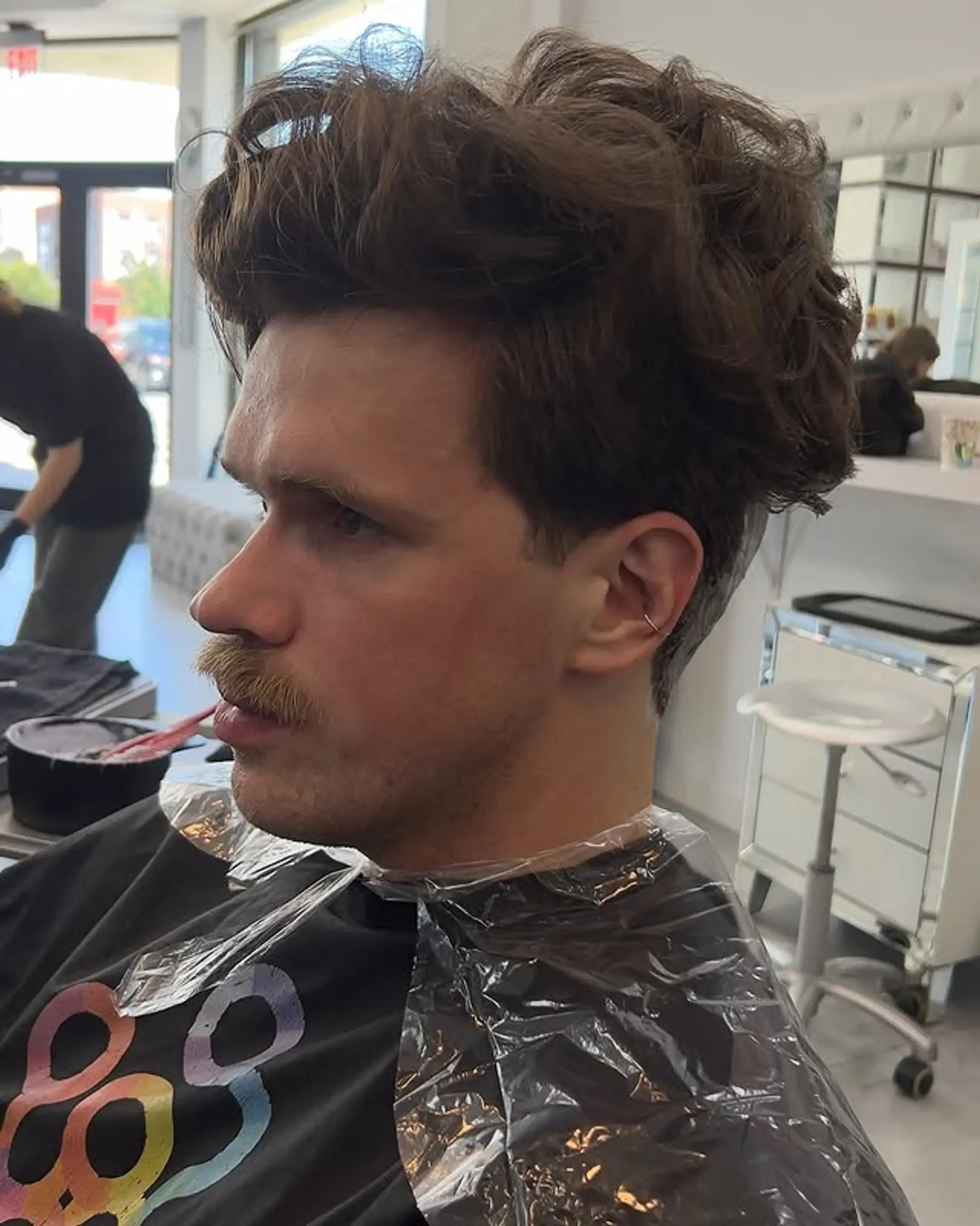 A textured crop with natural volume on top. 1