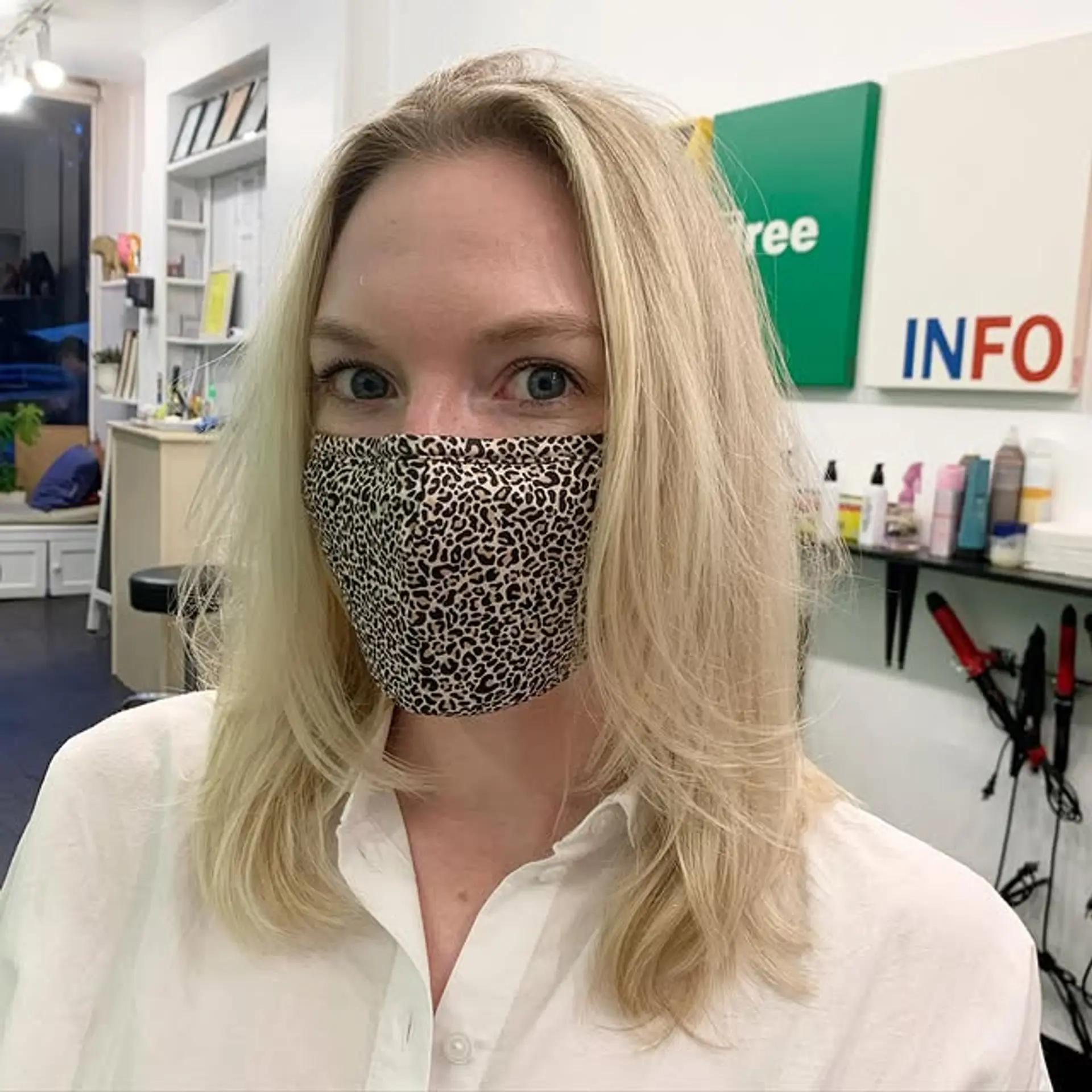 A medium-length layered cut with face-framing layers, ideal for adding movement and dimension to straight hair. 1