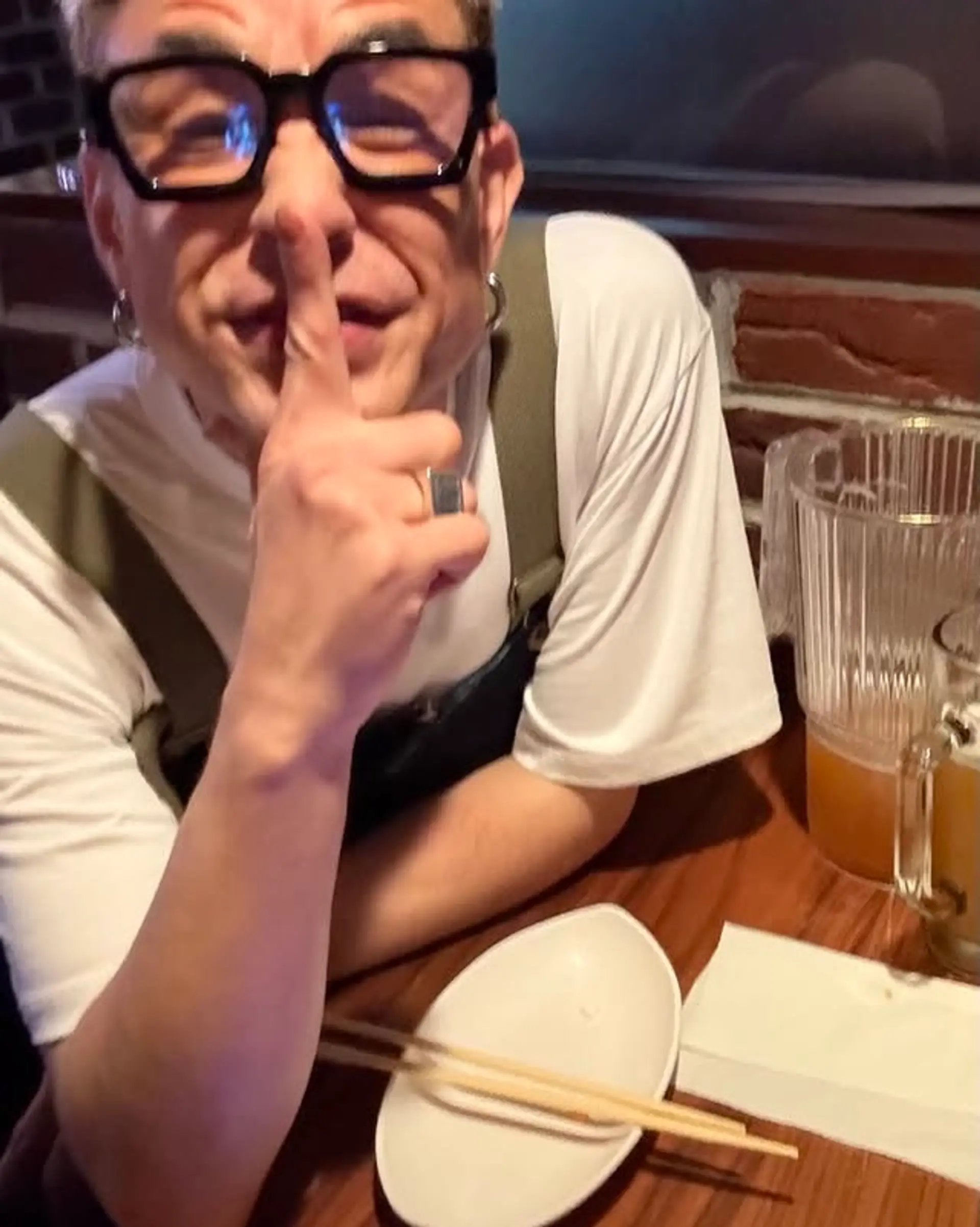 Very short buzzcut with contrasting roots. 1