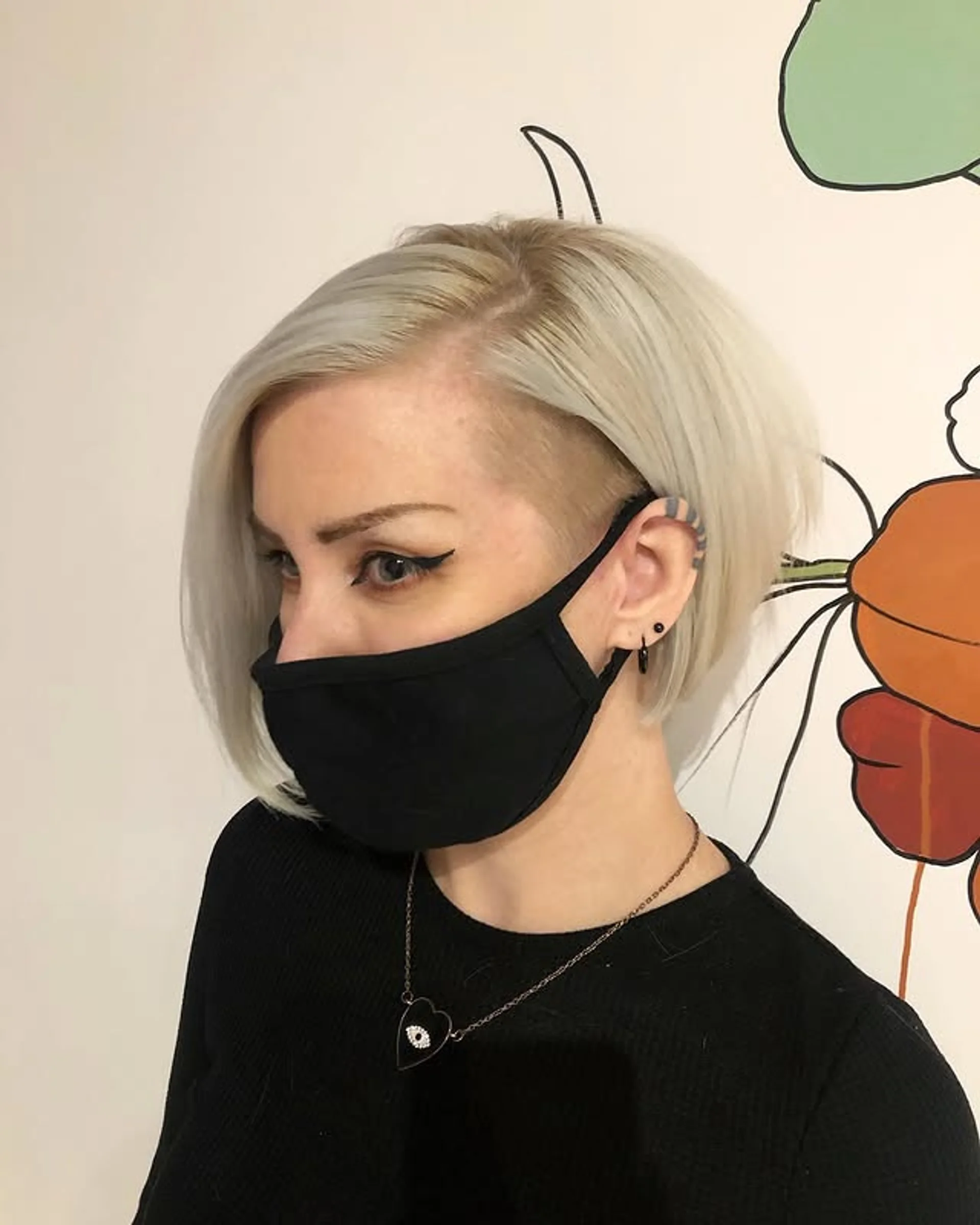 Sleek and edgy modern asymmetrical bob haircut - Preview 2