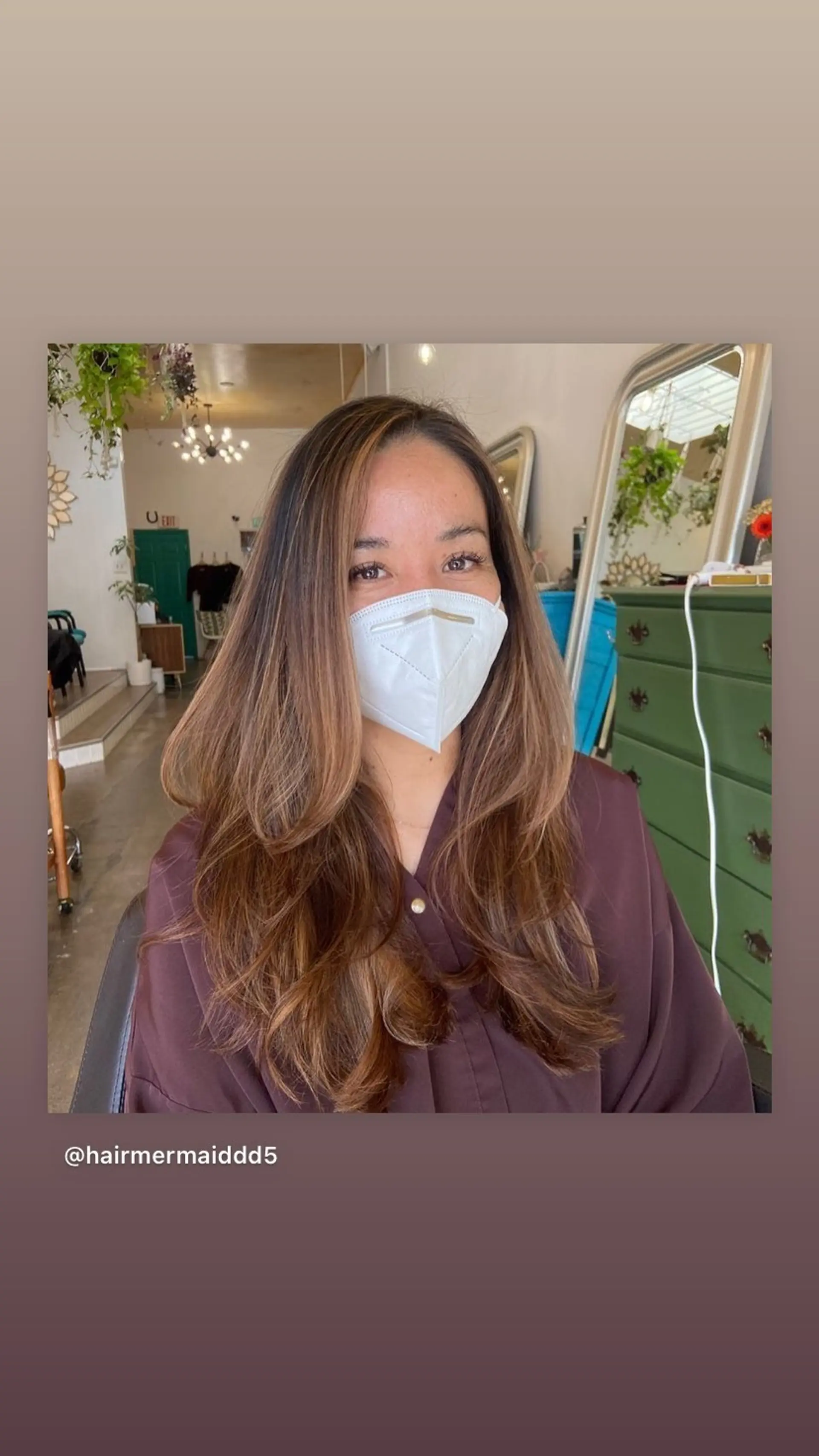 Long, wavy hair with face-framing layers and a bronzed balayage. 1