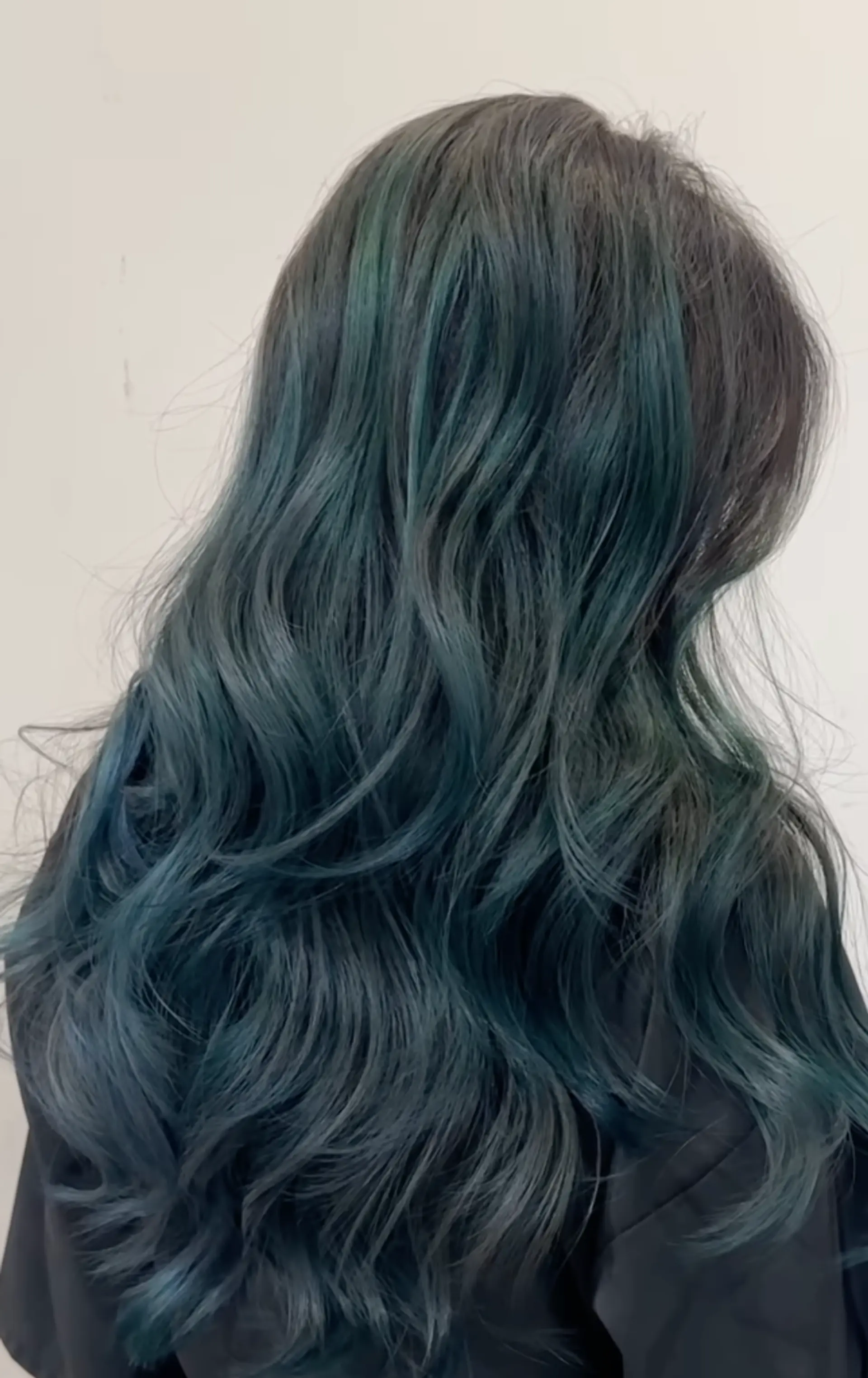 Voluminous, long dark teal waves with subtle black gradients, featuring a soft and natural flow. 1