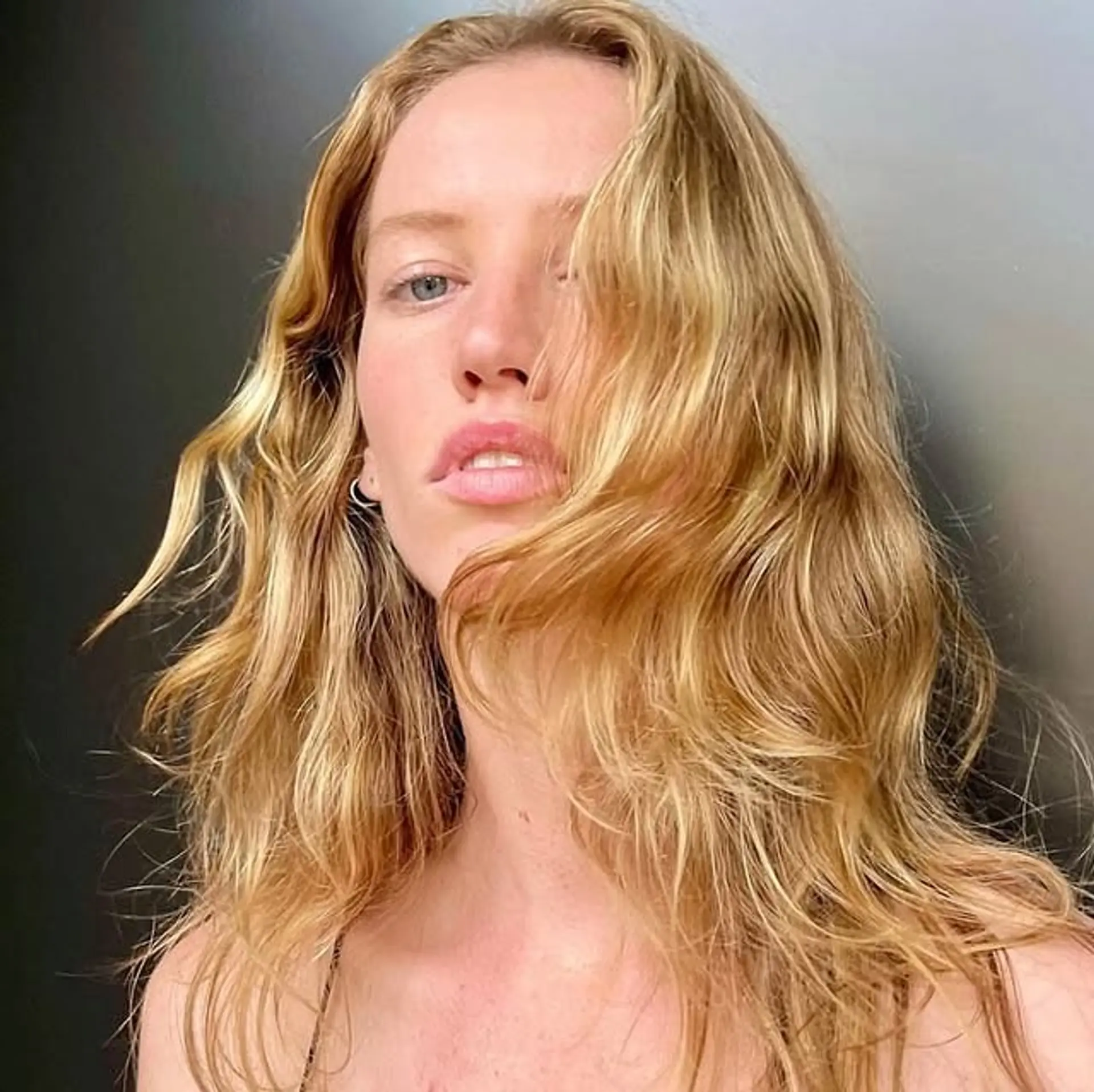 Long, layered waves with a natural, effortless look. 1