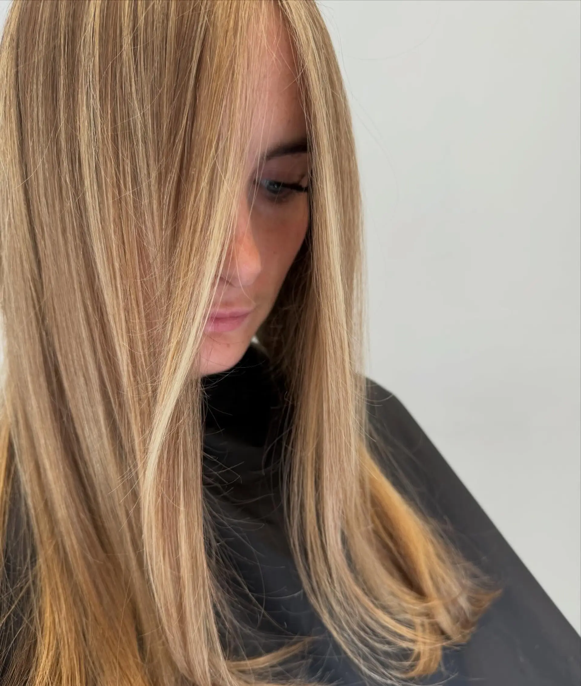 Straight, smooth long hair detailed with warm honey and golden blonde highlights. 1