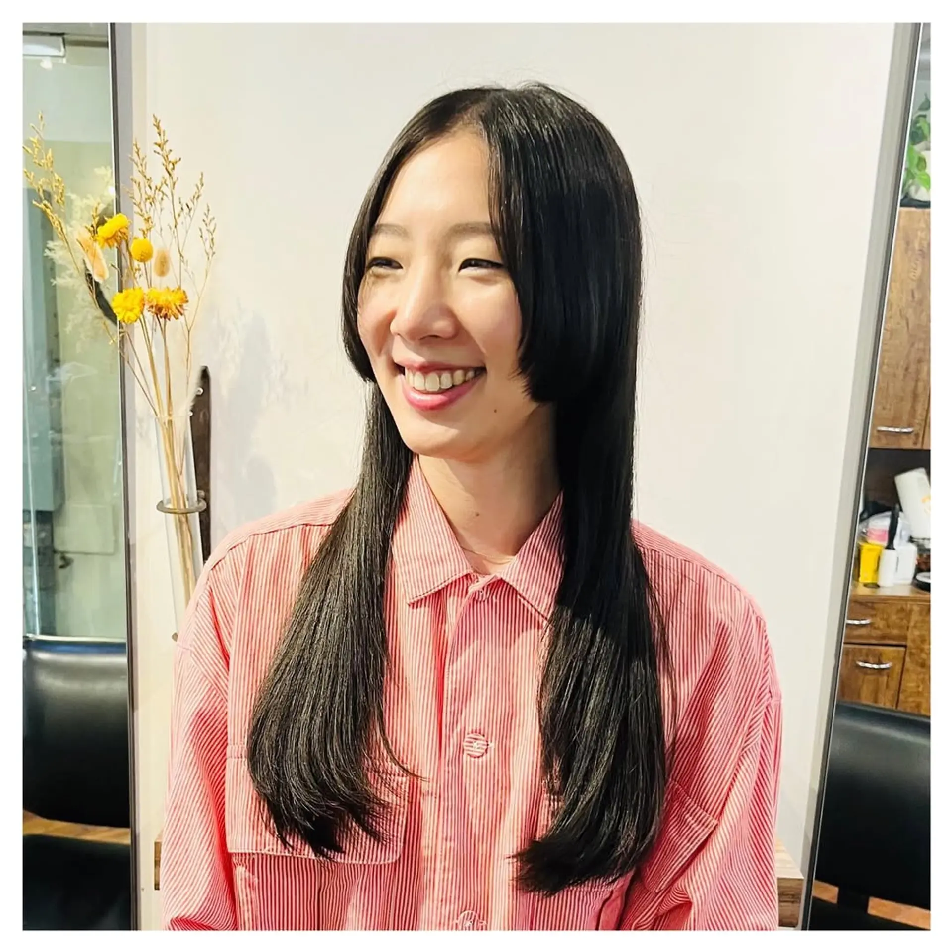 Long sleek Hime Cut with side bangs 1
