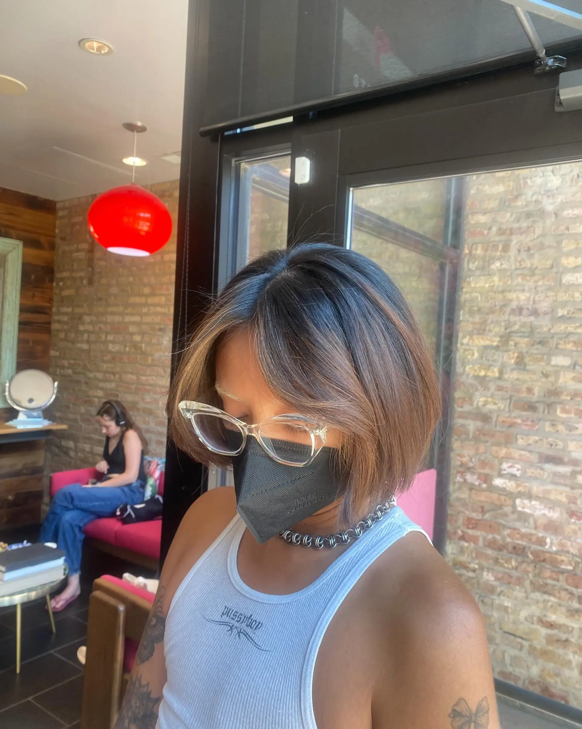 A sleek, short bob with a subtle balayage. 2